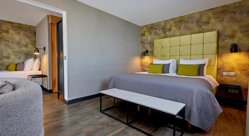 Image of Superior Suite with Sea View and Balcony 4