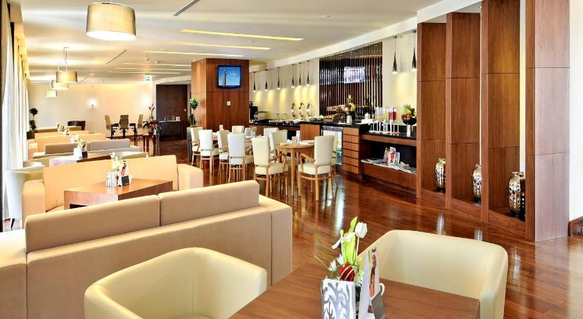 Millennium Plaza Hotel - image 4