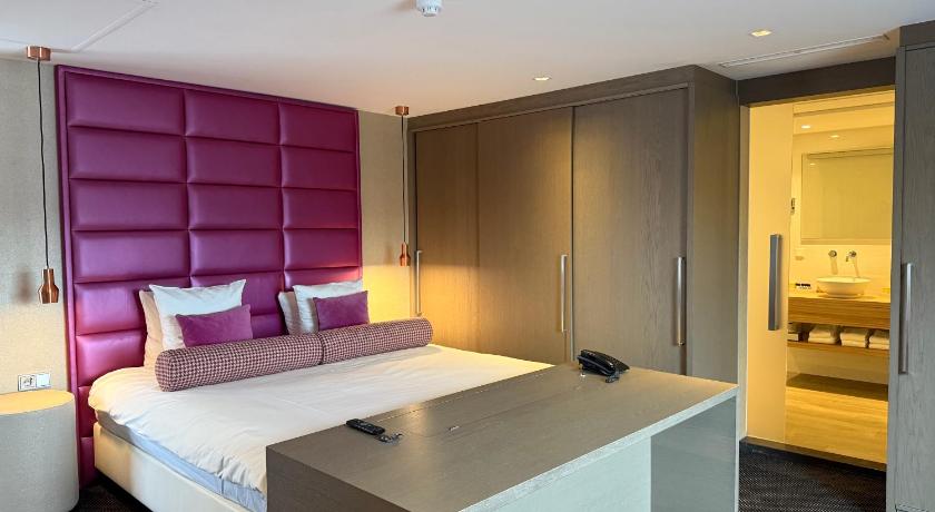 Bilde av Family Room Pink 1