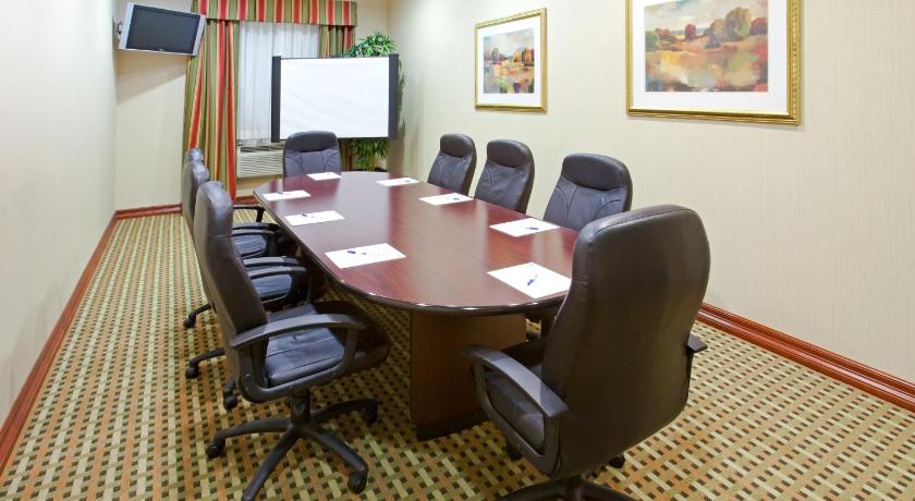 Fort Worth Holiday Inn Express Hotel & Suites Fort Worth I-35 Western Center By IHG 2-Star Accommodation exterior