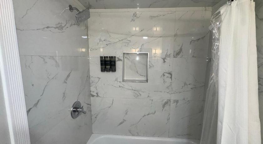 어빙턴 (NJ) King Bed Near EWR Airport Smart TV Room 2 2성급 숙소 스위트룸