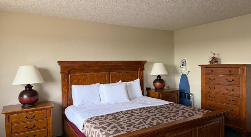 카스빌 (MO) Cassville Four Seasons Inn & Suites 숙소 객실