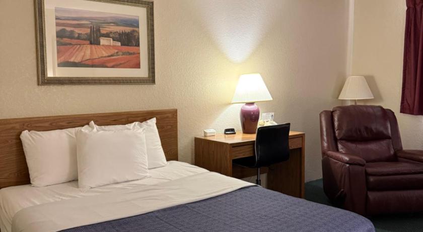 카스빌 (MO) Cassville Four Seasons Inn & Suites 숙소 스위트룸