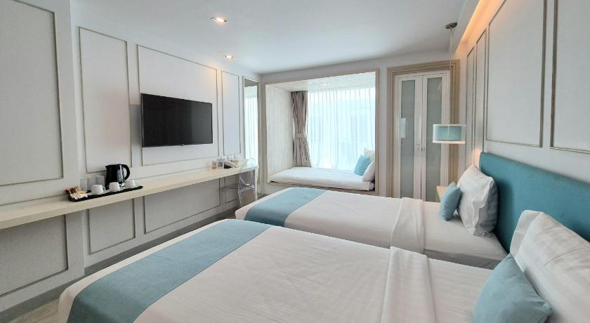 Image of Deluxe Double or Twin Room 5