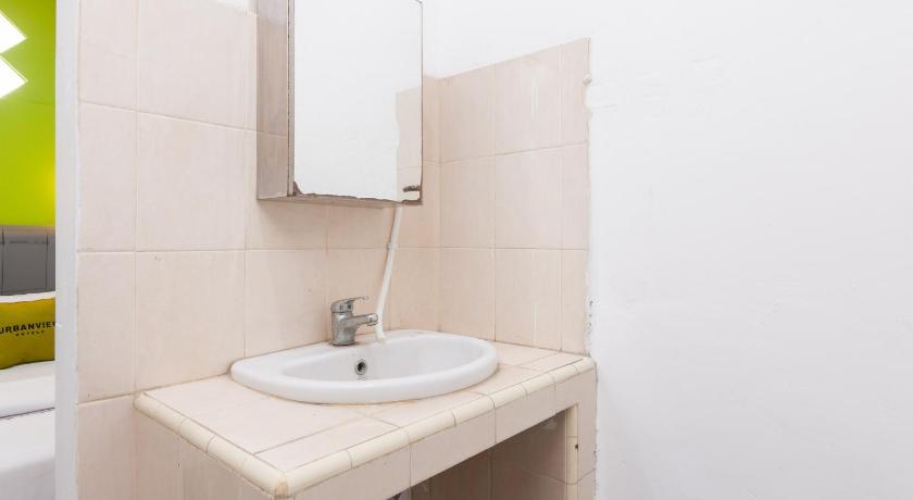 Urbanview Don Juan Pondok Gede by RedDoorz - image 22