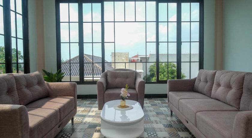 Urbanview Grand Lotus Hotel by RedDoorz – Purwokerto, WI