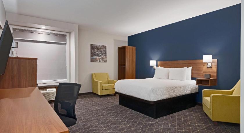 Microtel Inn & Suites by Wyndham Kelowna