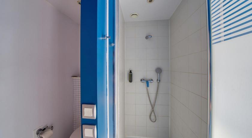 雙人房(大床) - 可住2人 (Double - Room With A Large Bed For 2 People)的照片 13