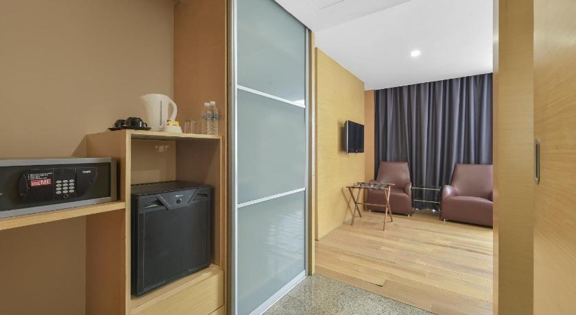 Image of Executive Suite 13