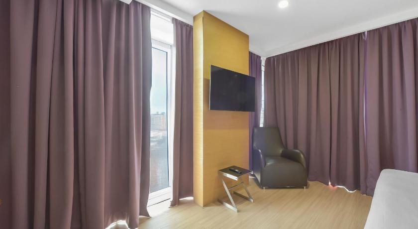 Image of Executive Suite 11