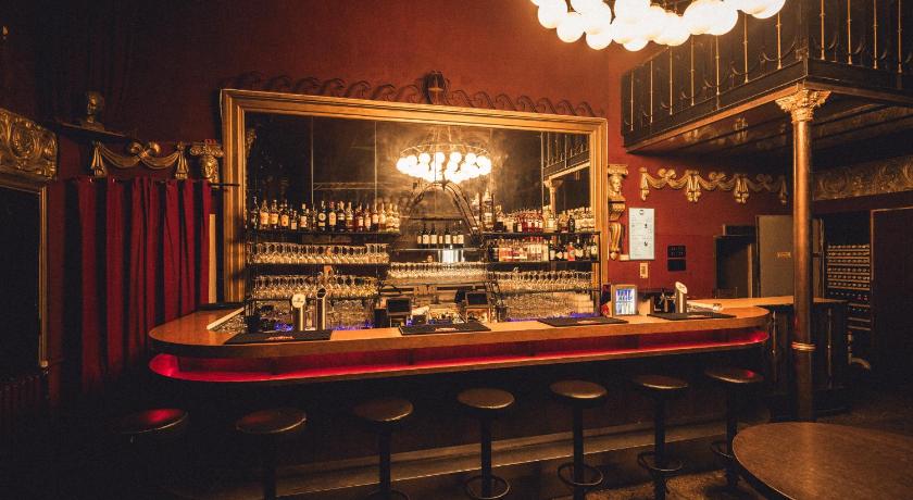 ベルリン Ballhaus Berlin Hostel ホテル 外観