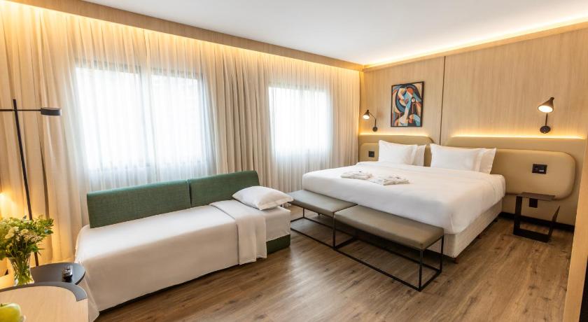 Image of Luxo Casal - 1 Cama Casal e 1 Sofá Cama 0