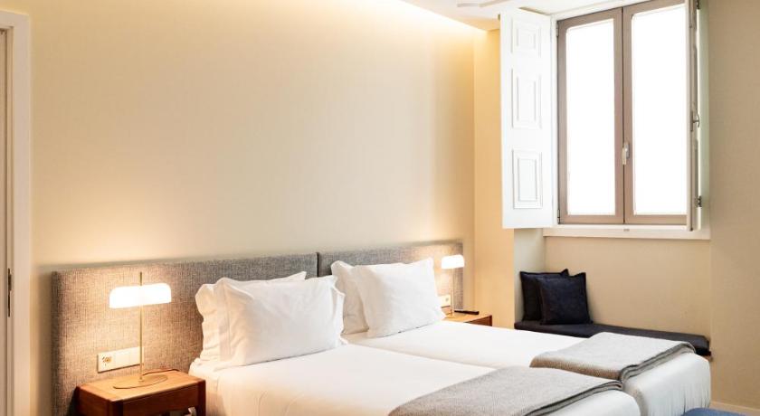 Ponta Delgada NINE DOTS Azorean Art Boutique Hotel 4-Star Hotel pool