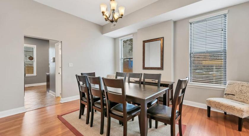 세인트 루이스 (MO) Entire building in The Grove Perfect for Groups 4성급 숙소 레스토랑