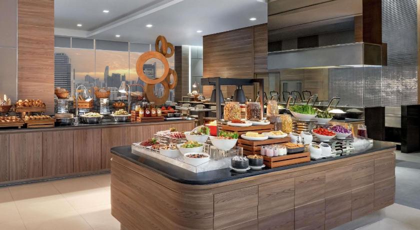 Bangkok Mercure Bangkok Siam 4-Star Hotel pool