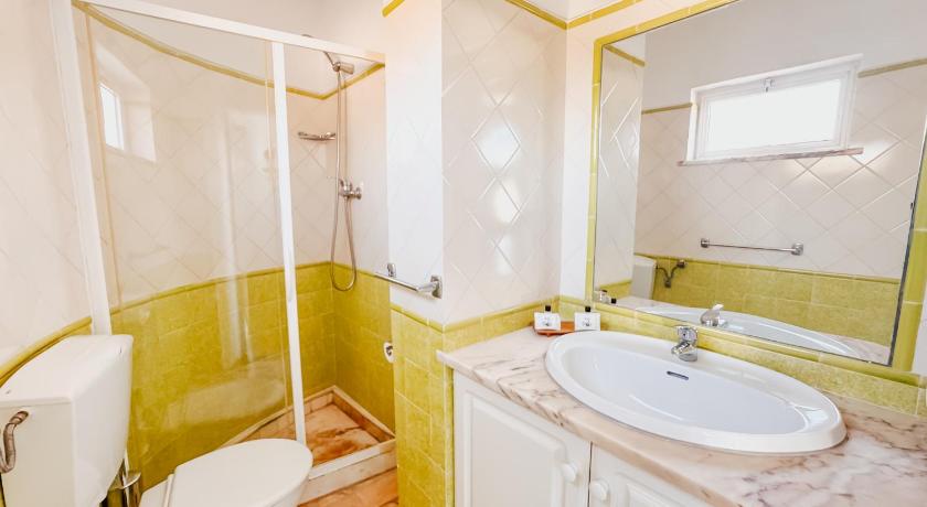 Image of Economy Twin Room 2