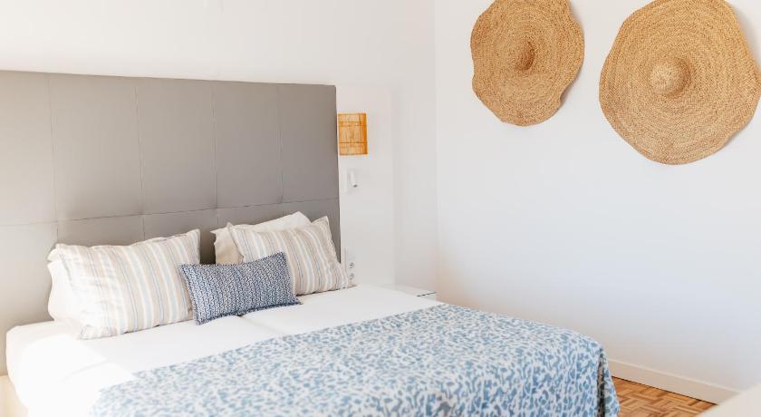 Image of Double Room with Pool View 5