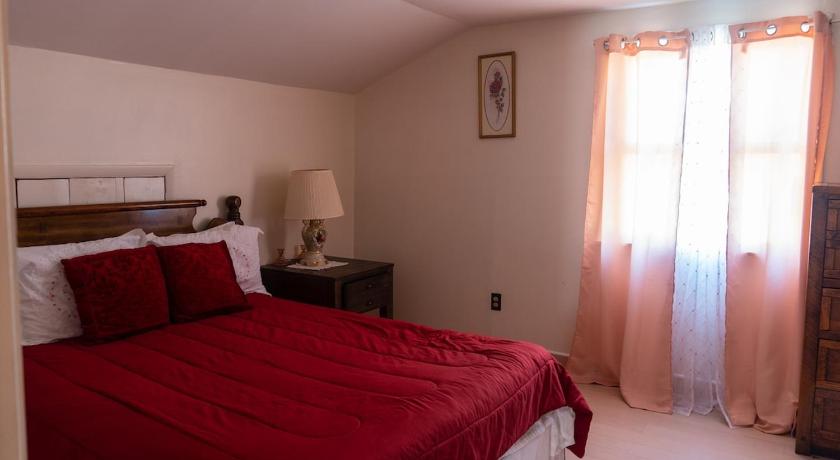 Slade Mountain Farm House 4-Star Accommodation view