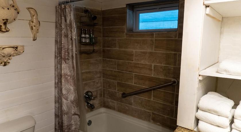 Slade Mountain Farm House 4-Star Accommodation suite