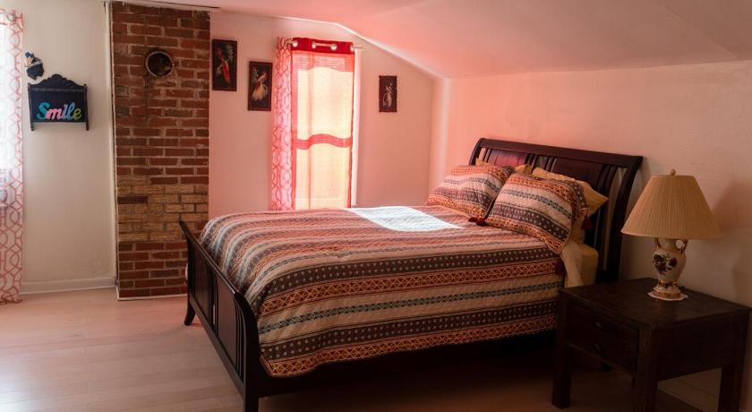 Slade Mountain Farm House 4-Star Accommodation pool