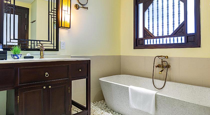 Image of Premier Suite, Balcony 2