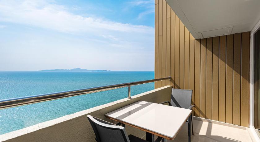 Image of Mini Suite Plus Sea View King Bed 1