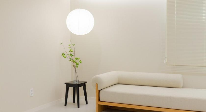3F rootshouse busan staion