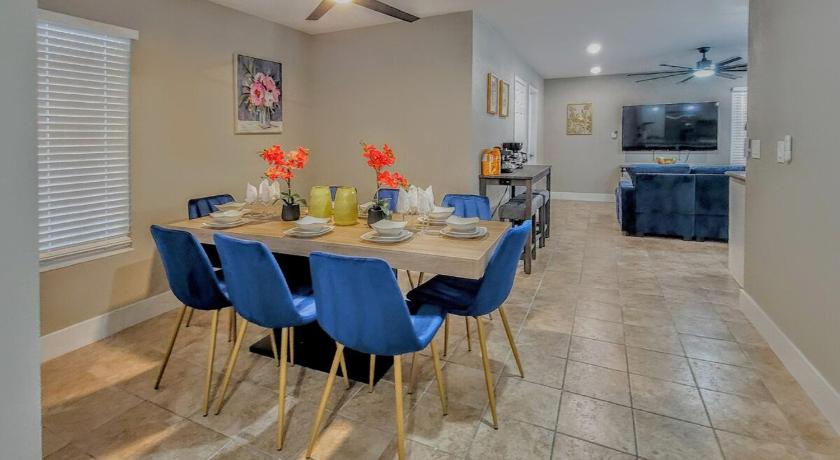 라스베이거스 / 라스베가스 (NV) Las Vegas Family Oasis with Pool, Spa near LV-Strip, Airport 5성급 숙소 레스토랑
