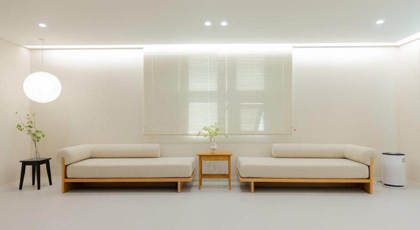 부산 4F rootshouse busan staion 숙소 스위트룸