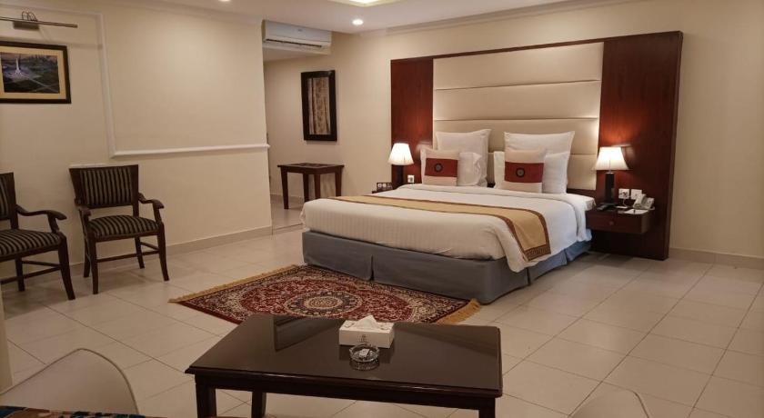 Heaven Hotel - image 2