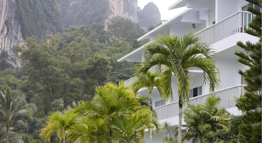 Image of Standard Room with twin beds 11