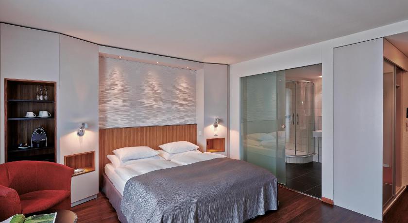 Image of Standard Double King Bed 3
