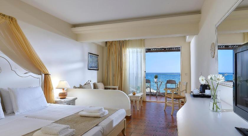 Image of Luxury Superior Room Beach Front 3