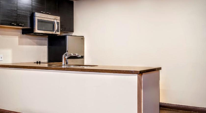 Immagine di Suite Jacuzzi (Jacuzzi Suite Room) 1