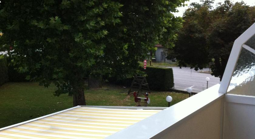 Grieskirchen Gasthof Maurer "Fruhstuckspension" 2-Star Hotel lobby