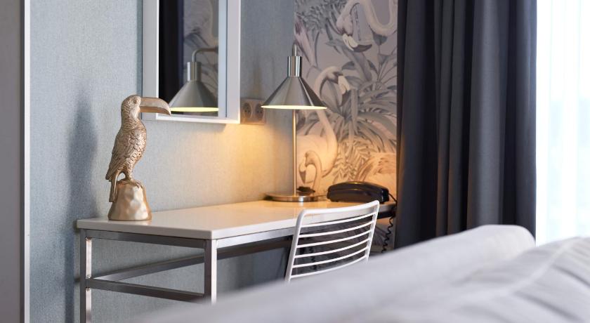 Image of Superior Suite with Bath 4