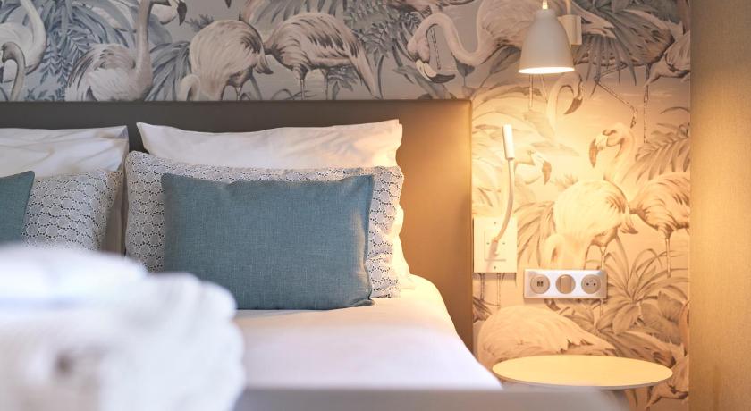 Image of Superior Suite with Bath 3