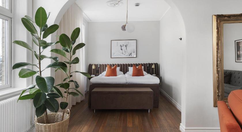 Image of Junior King Suite - Non-Smoking 0