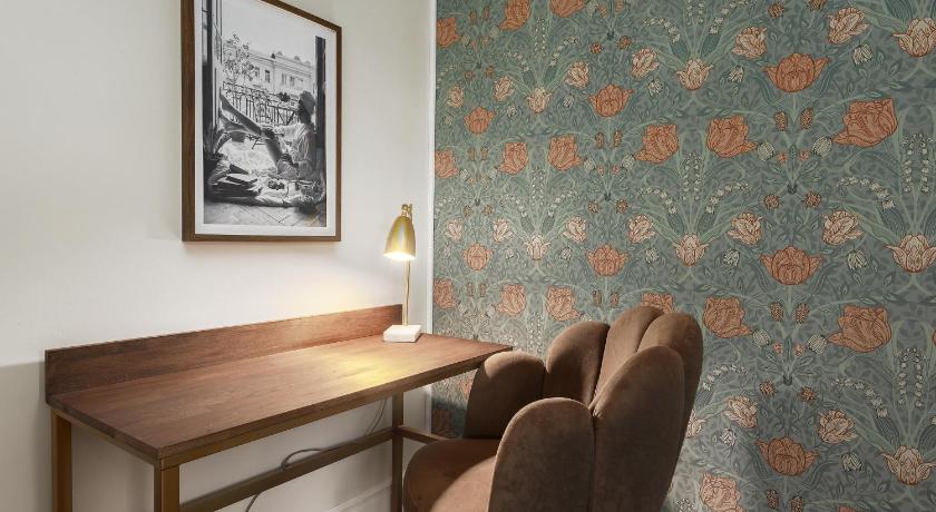 Image of Premium King Room - Non-Smoking 11