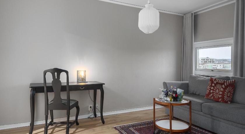 Image of Family King Room with Sofa Bed 3