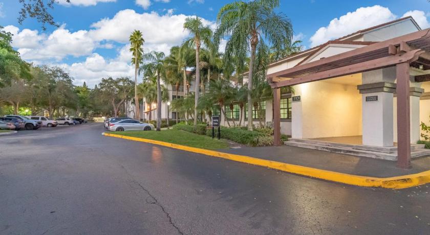 Pompano Beach (FL) Your Home in Fort Lauderdale Modern 2BR Stay 5성급 숙소 객실