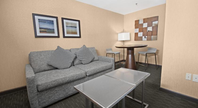 Image of SKYLINE VIEW - JUNIOR SUITE 1 KING BED 15