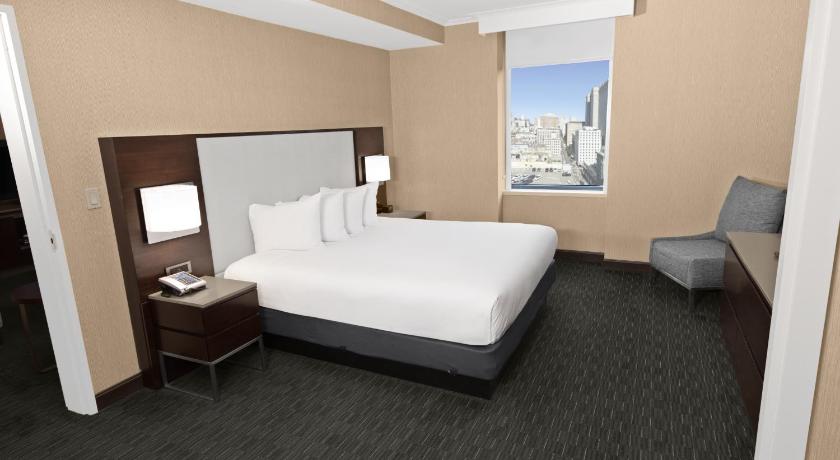 Image of 1 King Bed 1 Bedroom Suite 3