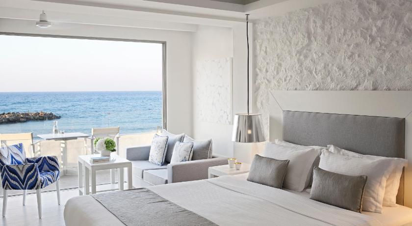 Image of Island Waterfront Suite 4