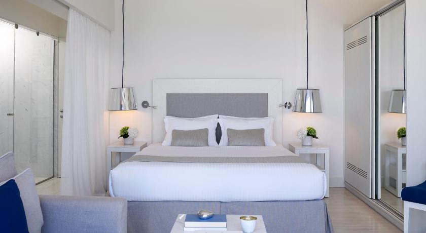 Image of Island Waterfront Suite 9