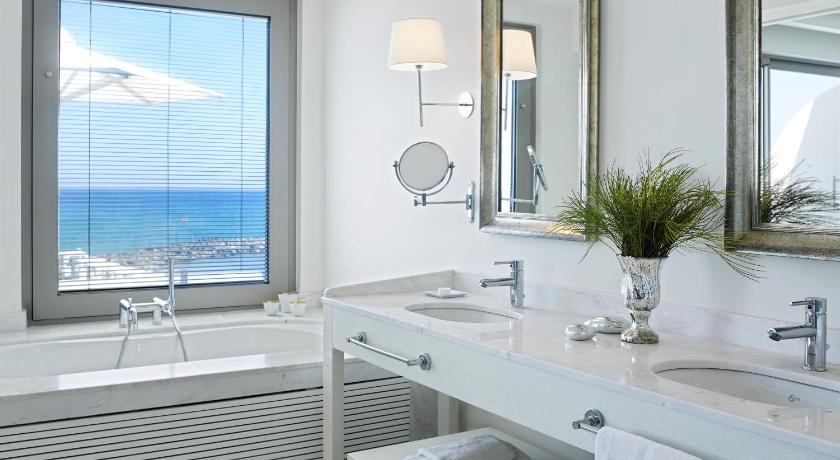 Image of Island Waterfront Suite 2