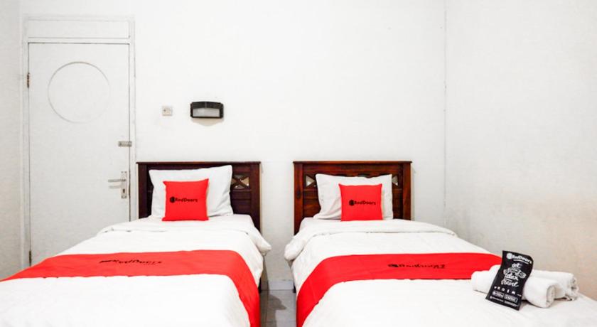 Image of RedDoorz Room 2