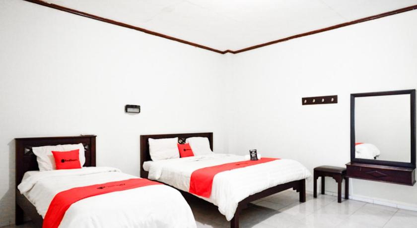 Image of Family Room 1