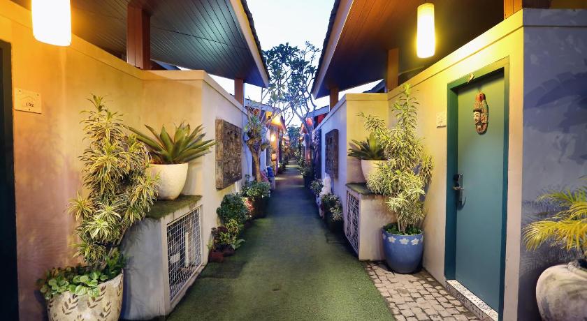 バリ The Reward Villas Kerobokan  5つ星 ホテル 外観