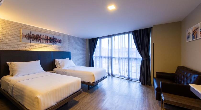 Bangkok BB Glass House 2-Star Hotel suite